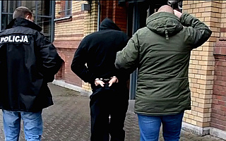 Trzech mieszkańców Elbląga brutalnie napadło na kuriera w Poznaniu. Bandytom grozi 12 lat więzienia